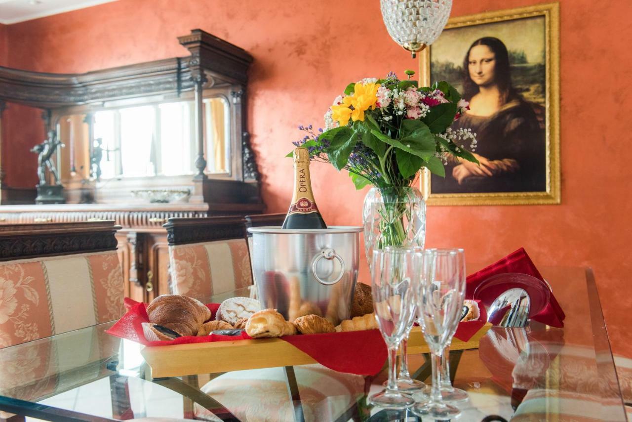 Lo Specchio Sul Lago - The House Of Travelers Como Bagian luar foto
