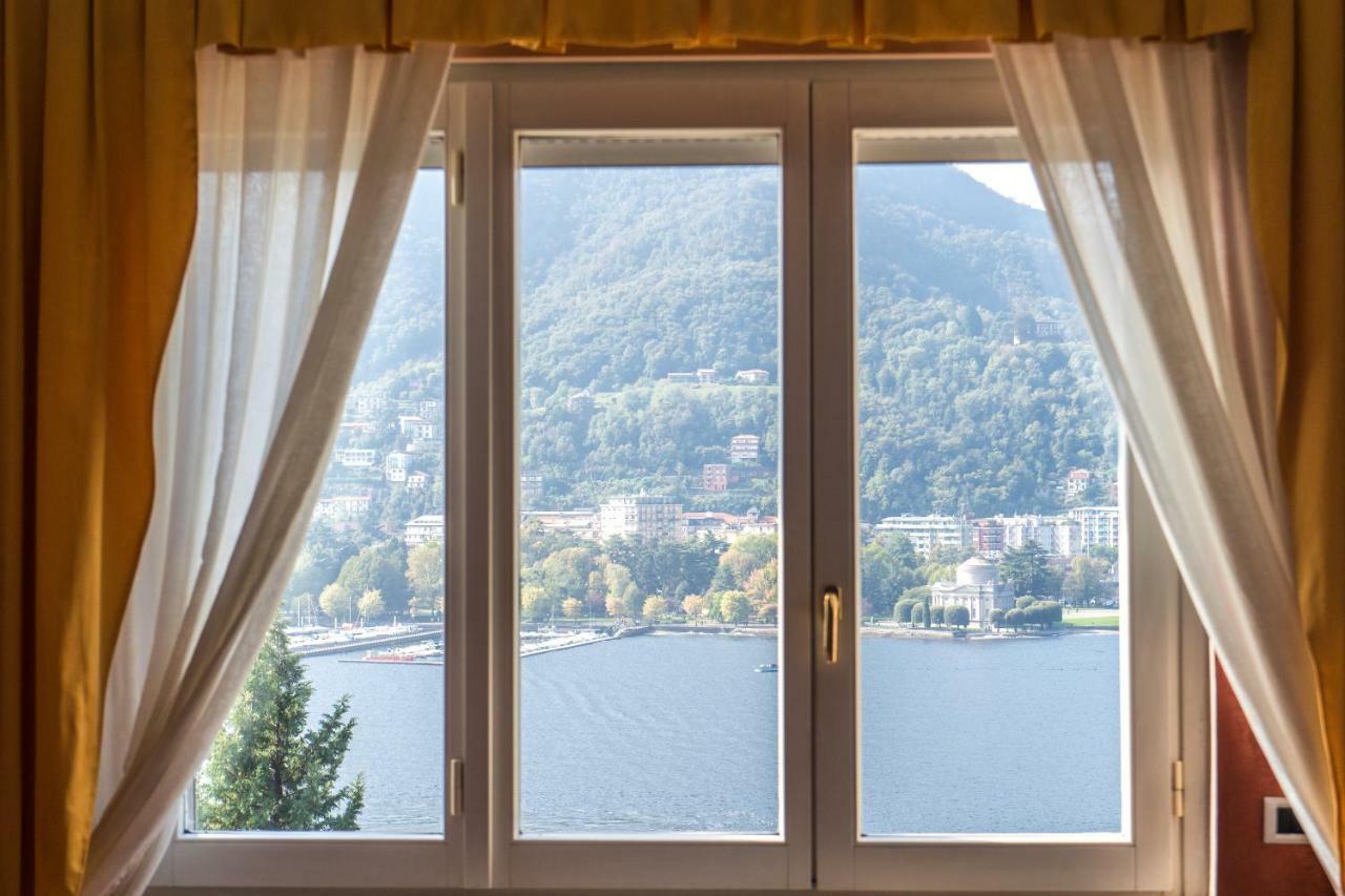 Lo Specchio Sul Lago - The House Of Travelers Como Bagian luar foto