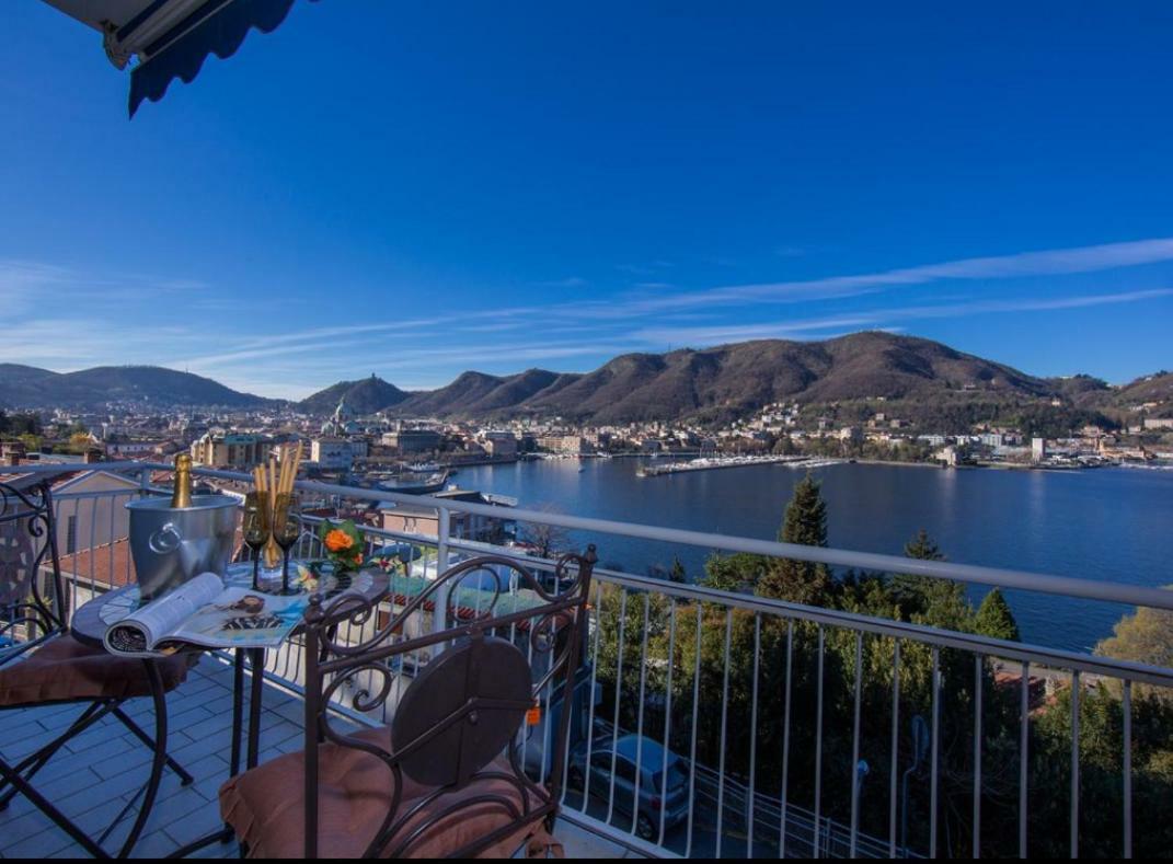 Lo Specchio Sul Lago - The House Of Travelers Como Bagian luar foto